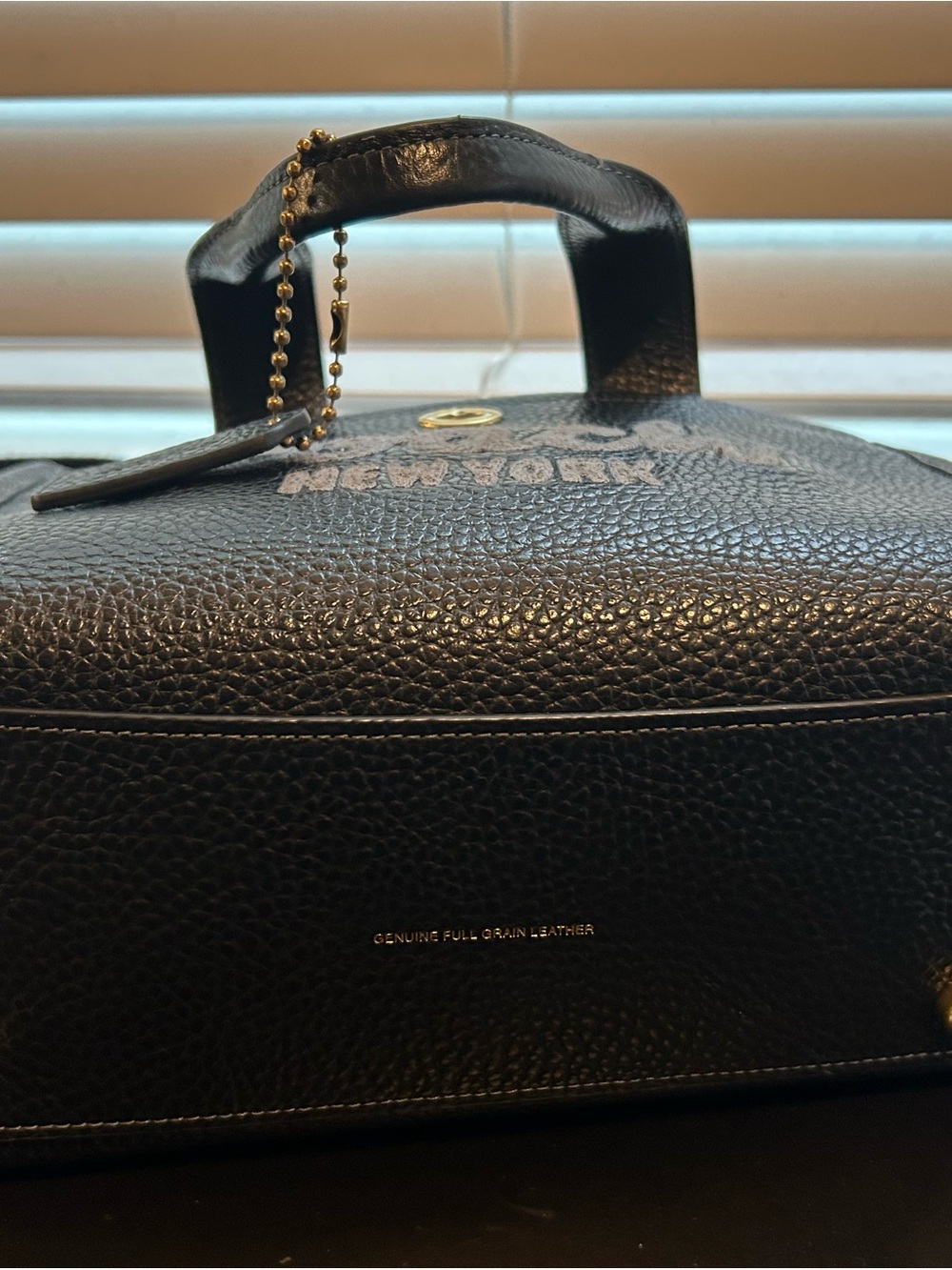 Coach Cargo 26 CAM66
New York Black Pebbled Leather Tote - Picture 6 of 11